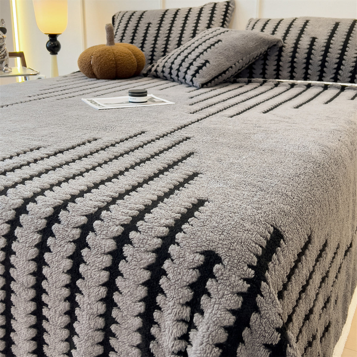 Textured Jacquard Throw Blanket, Thick Warm Plush Fleece